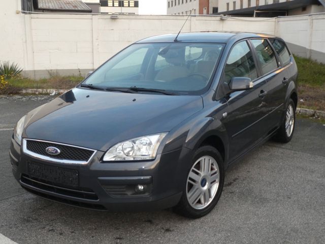 Ford Focus Turnier Ghia 1,8 GEPFLEGT