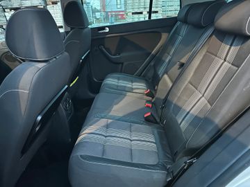 Volkswagen Golf Plus - 12