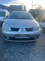Renault Scenic TÜV NEU - Renault Scenic aus 2006 mit Diesel-Antrieb