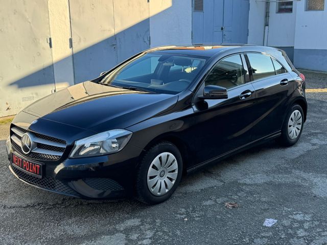 Mercedes-Benz A 180 A BlueEfficiency Motor 1,6 Ltr