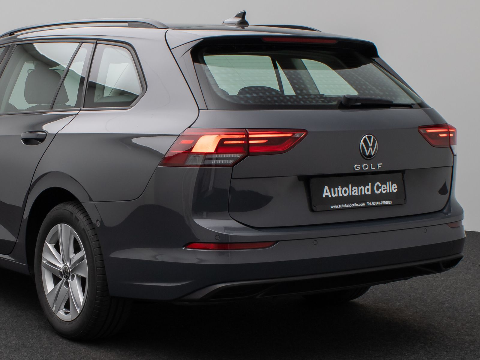Fahrzeugabbildung Volkswagen Golf VIII Life 2.0 TDI SCR DSG HUD Kamera Lnkrhz