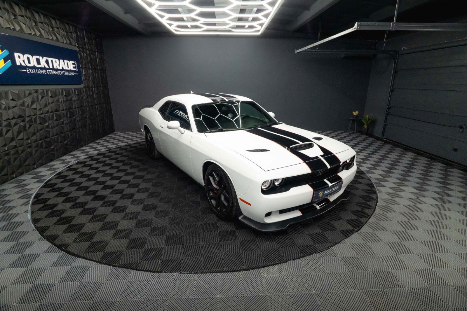 Fahrzeugabbildung Dodge Challenger 6.4 V8 SRT 392 R/T SCAT PACK LineLock