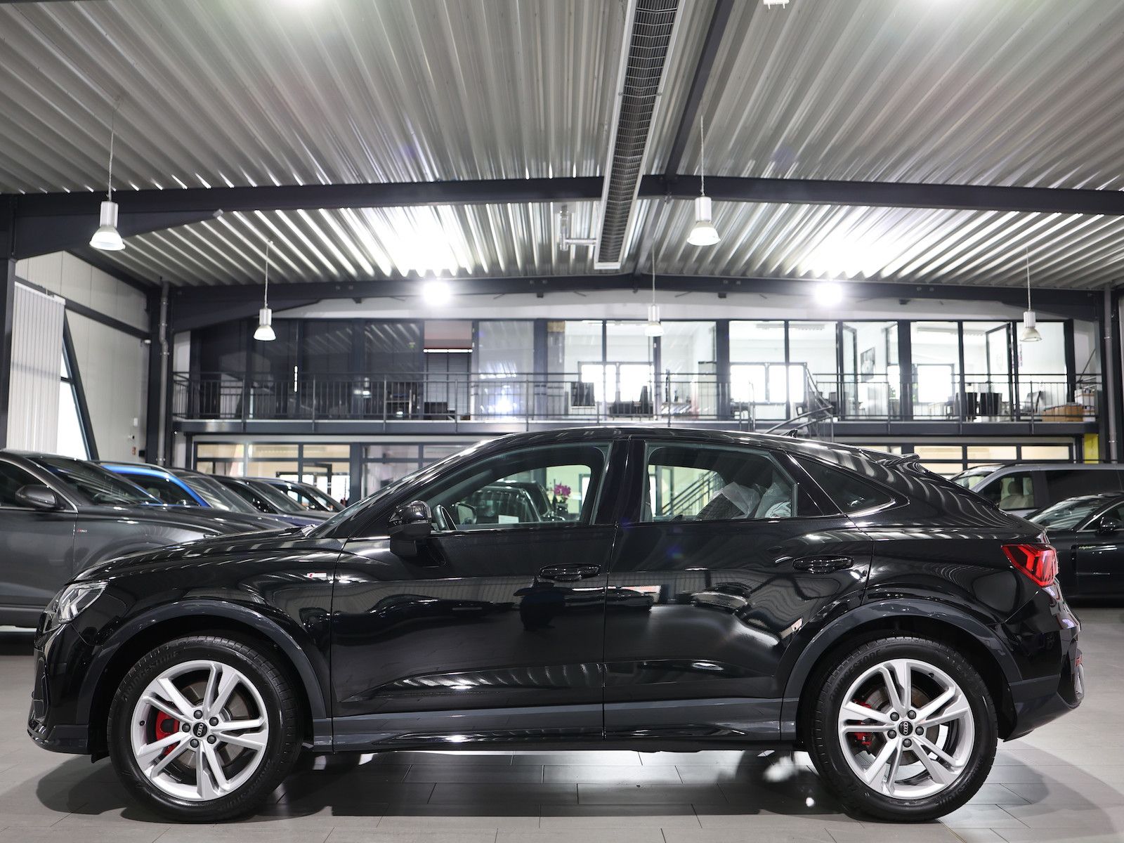 Audi Q3 SPORTBACK 40 TDI Q S-LINE DESIGN BLACK / LED foto 7