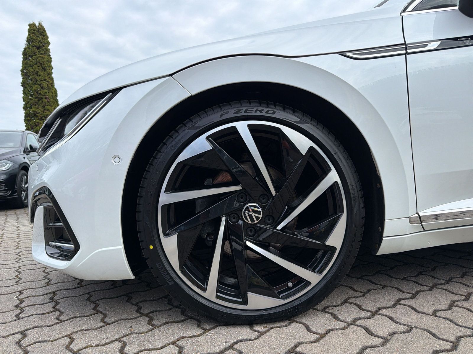 Arteon SB R-Line TDi DSG PANO Navi LED Kamera