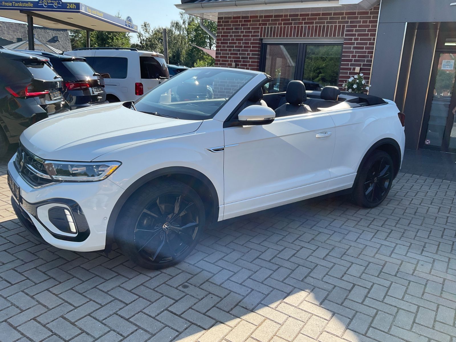 Fahrzeugabbildung Volkswagen T-Roc Cabriolet 1.5 TSI DSG R-Line,LED,ACC,Carpl