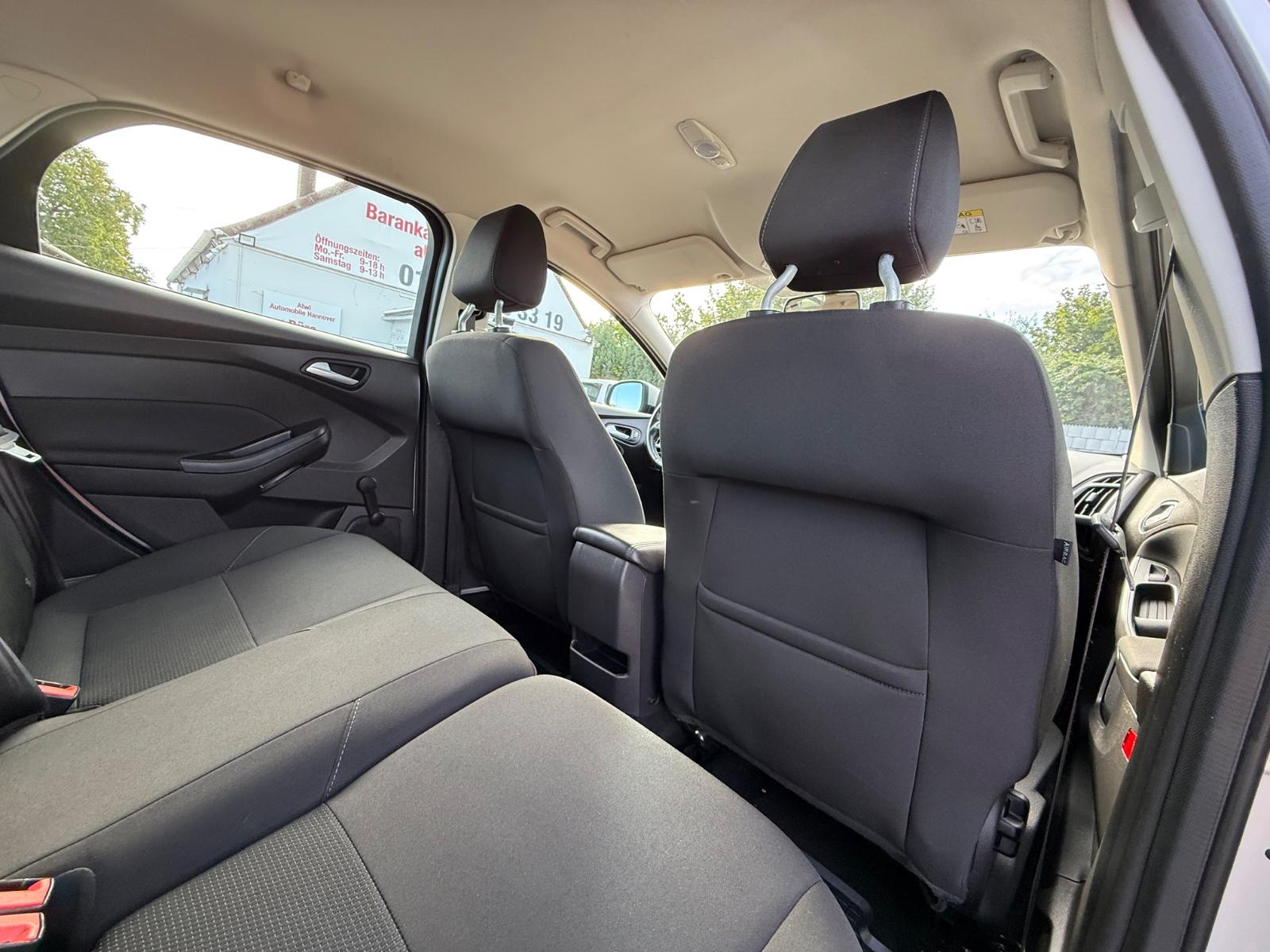Ford Focus 1,6 Titanium Sportsitze Sport Lenkrad