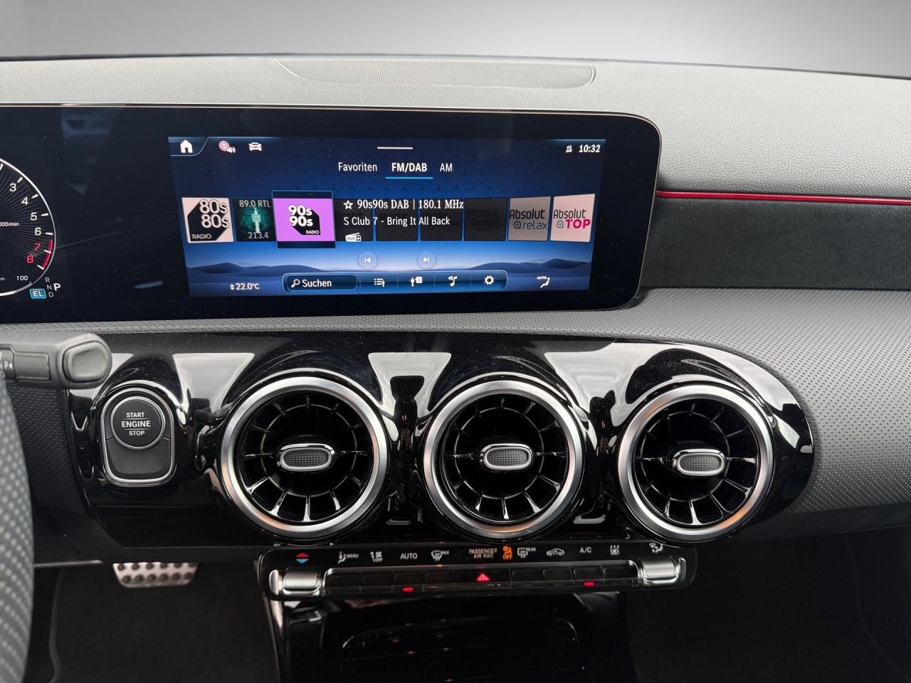 Mercedes-Benz A 250 e AMG Burmester AC-Laden Multibeam Kamera