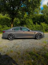 BMW M5 F90 LCI | Alvitgrau | Carbondach | uvm. - BMW M5 Gebrauchtwagen in Wuppertal