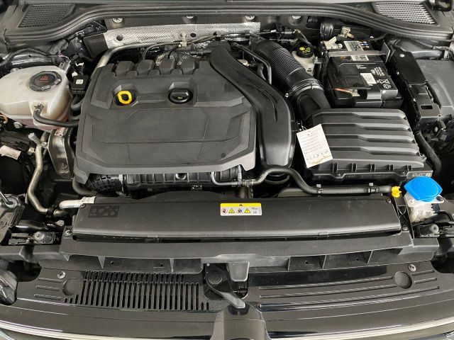 Golf VIII United 1.5 TSI PANO+AHK+NAVI