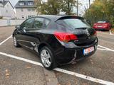 Opel Astra 1.4 Turbo Cosmo Cosmo - Opel Astra aus 2011: Turbo