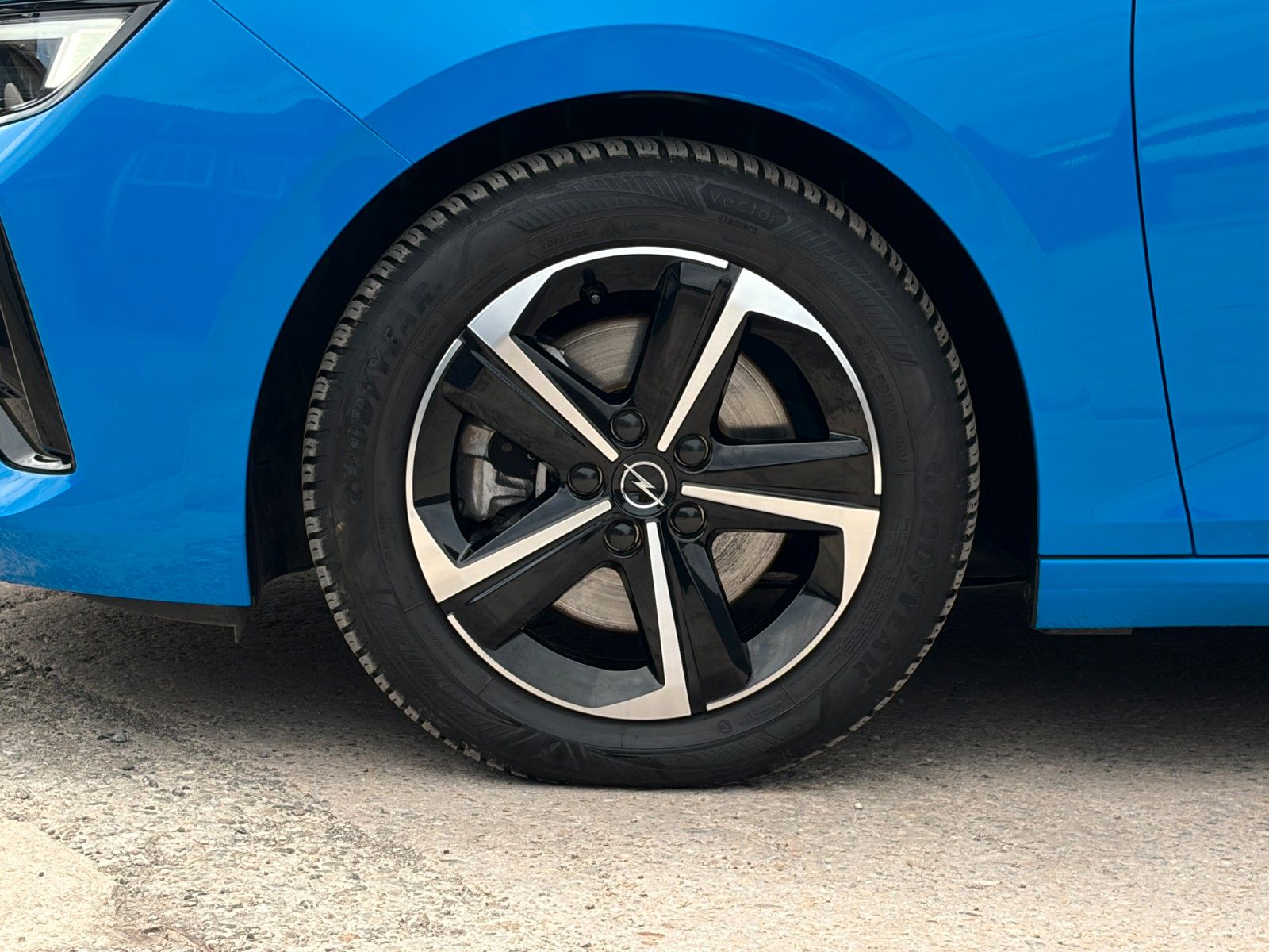 Fahrzeugabbildung Opel Astra ST 1.2 Turbo GS HuD 360° LHZ IntelliDrive