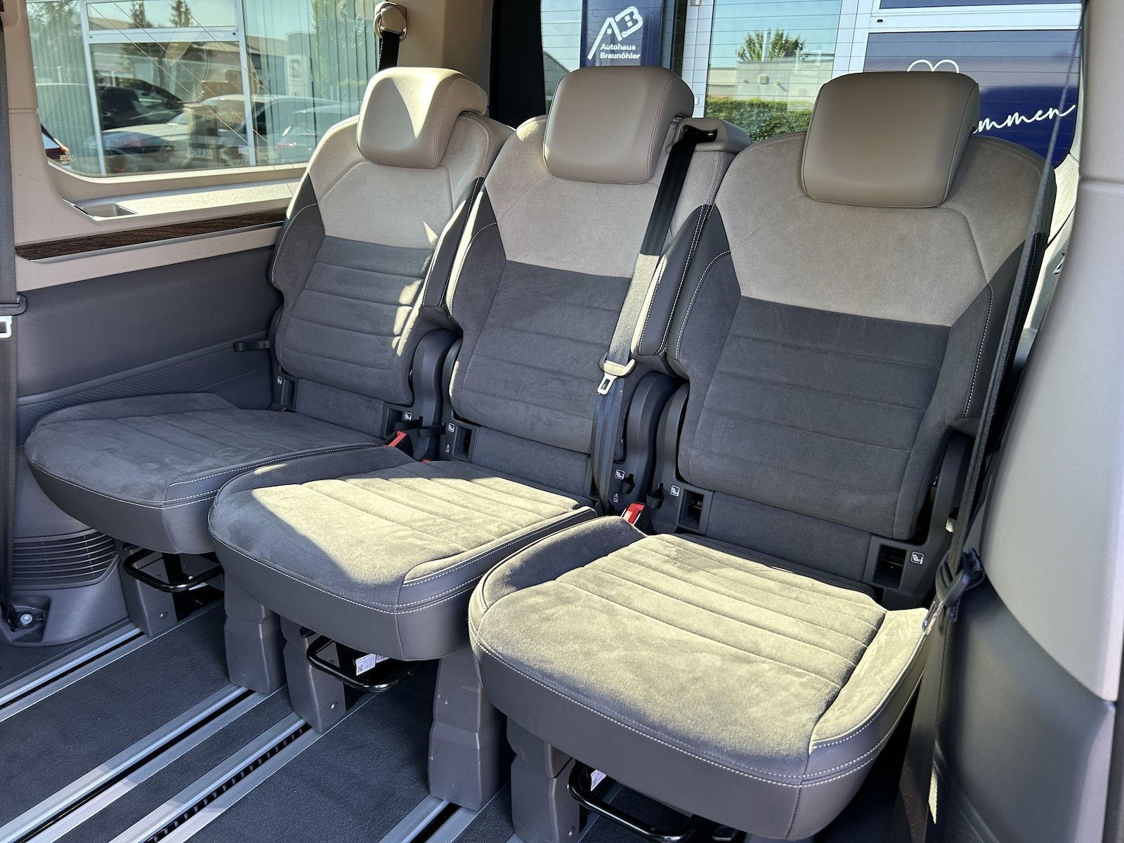 Volkswagen T7 Multivan 2.0 TDI DSG Style lang AHK Kamera foto 21