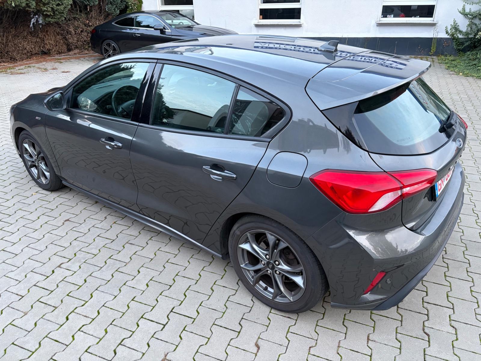Ford Focus Lim. ST-Line 1.5 Td Ci 1 Hd Tüv Neu