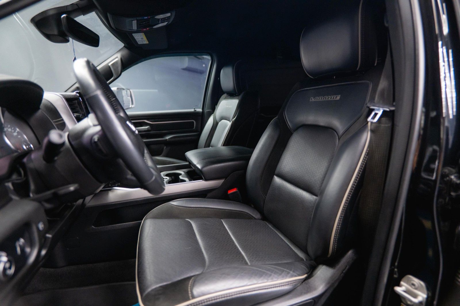 Fahrzeugabbildung Dodge RAM 5.7 V8 HEMI 4x4 LARAMIE Limited Offroad LED