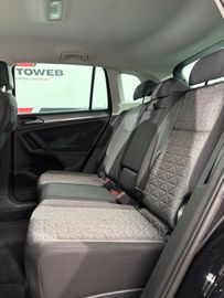 Volkswagen Tiguan - 11