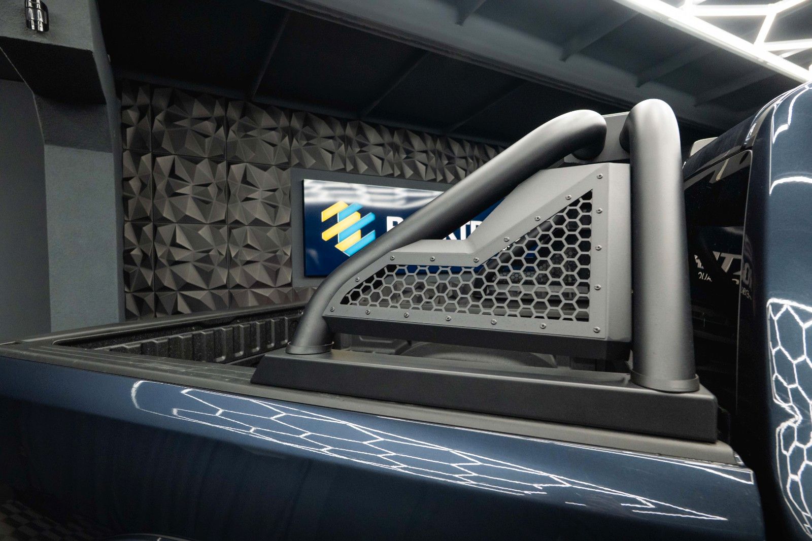 Fahrzeugabbildung Dodge RAM 5.7 V8 HEMI 4x4 Offroad LARAMIE Night 19%