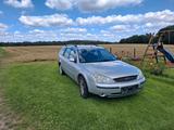 Ford Mondeo  2.0 Ghia Ghia - Ford Mondeo aus 2002: Ghia