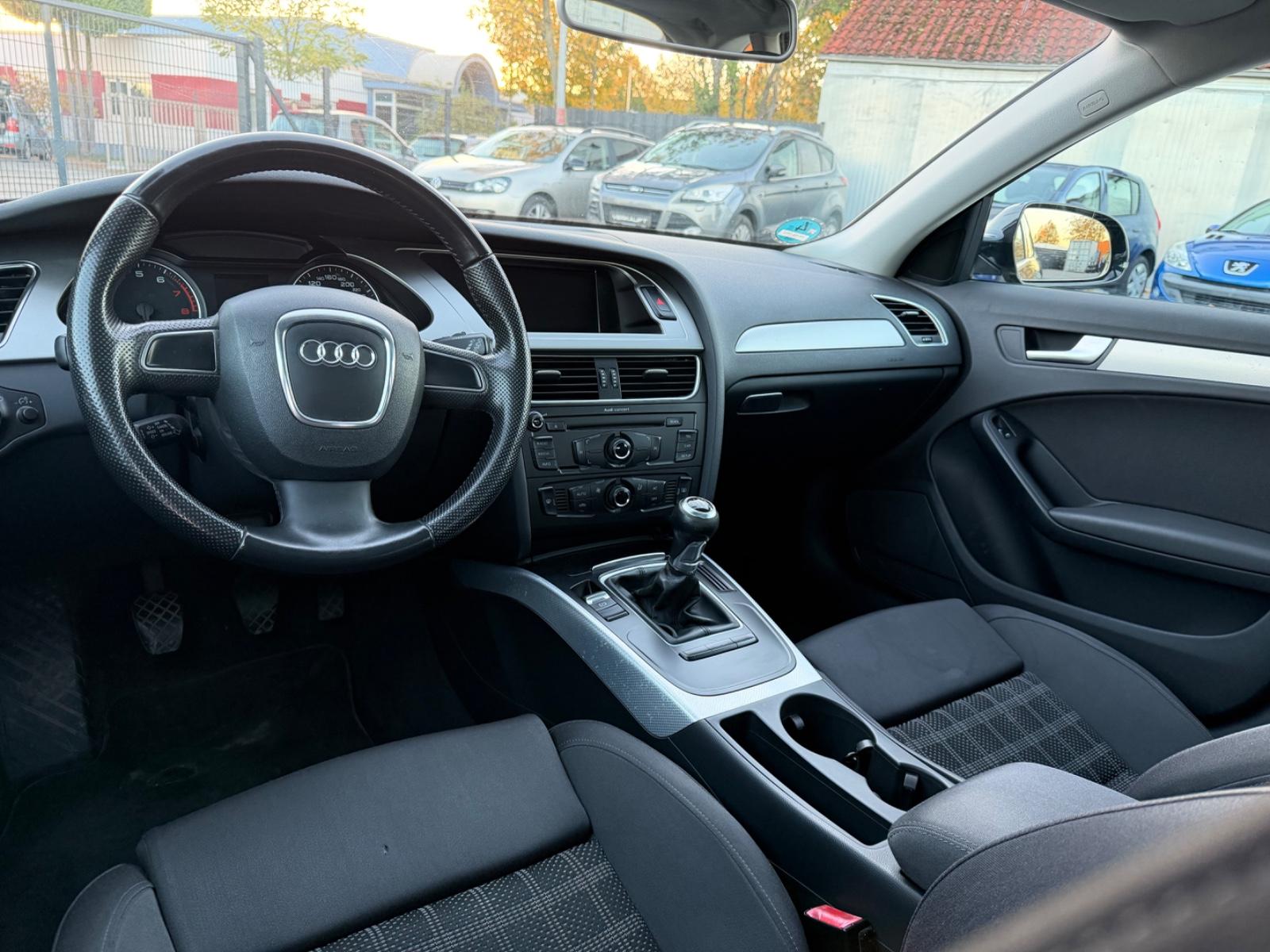 Audi A4 2009 — photo 31
