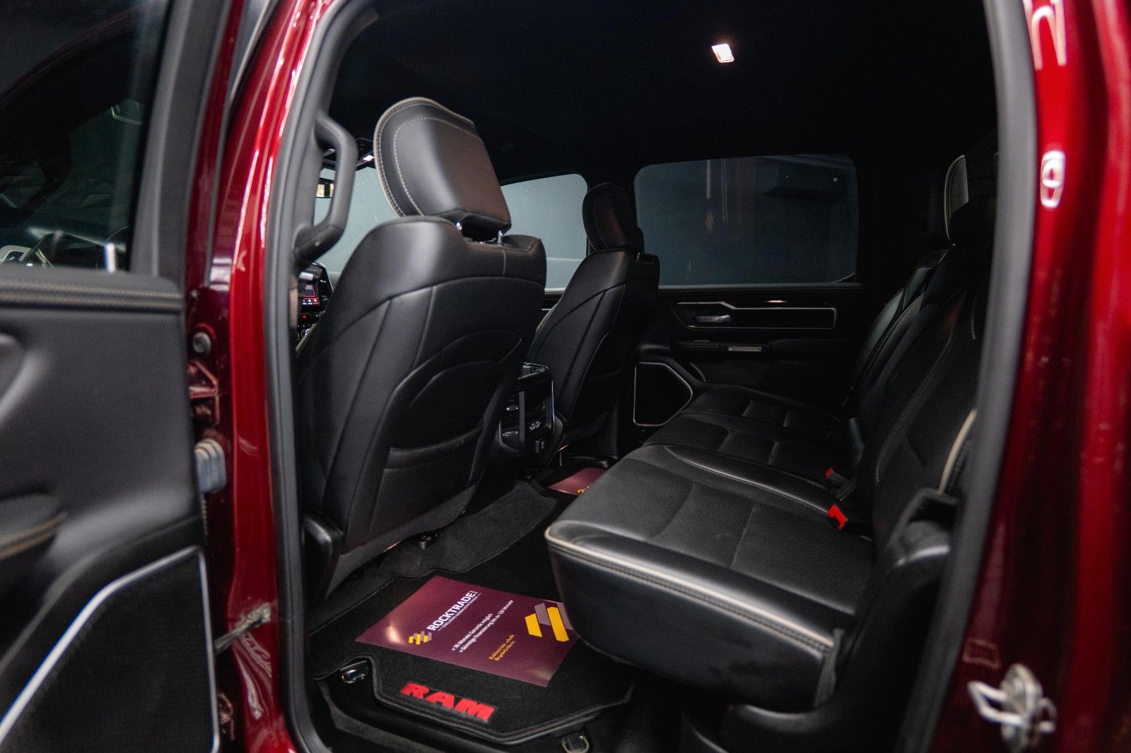 Fahrzeugabbildung Dodge RAM 5.7 V8 HEMI 4x4 NIGHT-Edition LARAMIE Sport