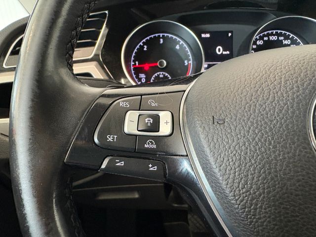 Touran Comfortline 1.6 TDI DSG NAVI ACC