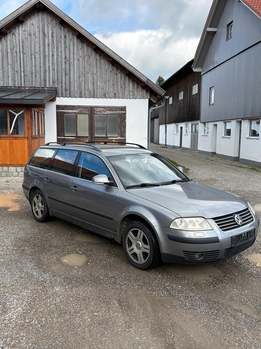 Volkswagen Passat 2004 — двигун 1.896 cm³, 131 HP (96kW)