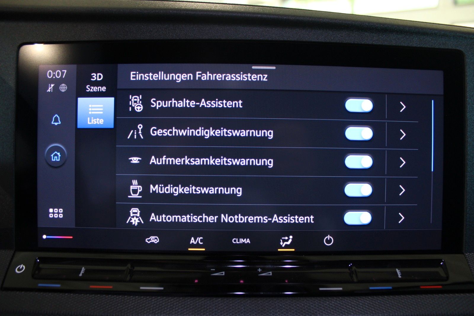 Fahrzeugabbildung Ford Transit Connect TREND L1 AHK NAVI IACC uvm.