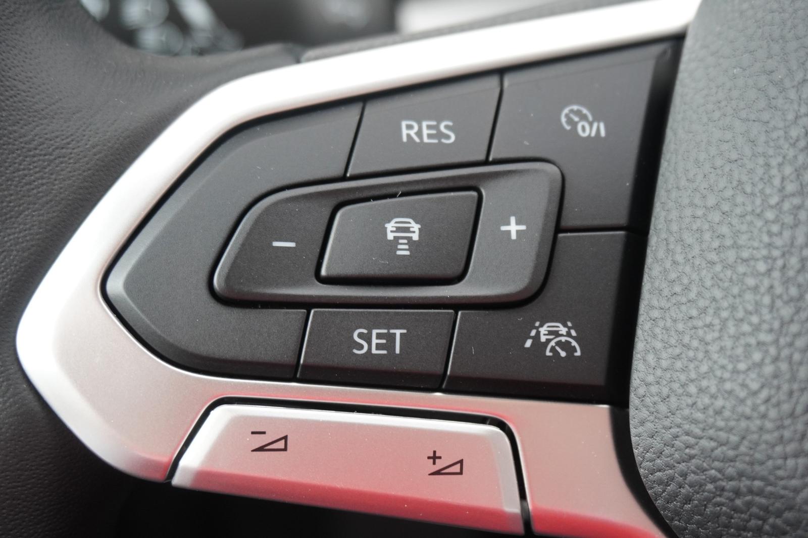 Volkswagen Golf VIII 1.5 TSI Life LED Navi ACC Kamera PDC, миниатюра 22