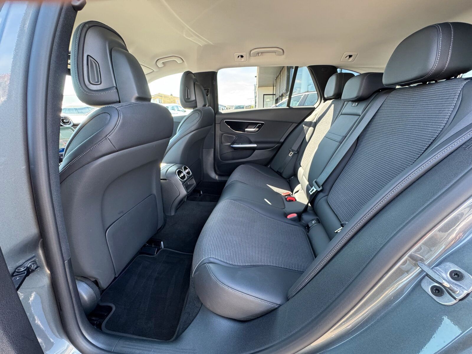 Mercedes-Benz C 300 e T AVANTGARDE NAVI LED AHK KAM EASY-P SHZ foto 11