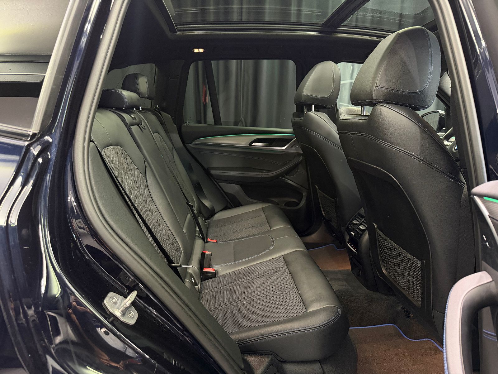 Fahrzeugabbildung BMW X3 xDrive 25 d M Sport |HiFi|AHK|HuD|PANO|ACC