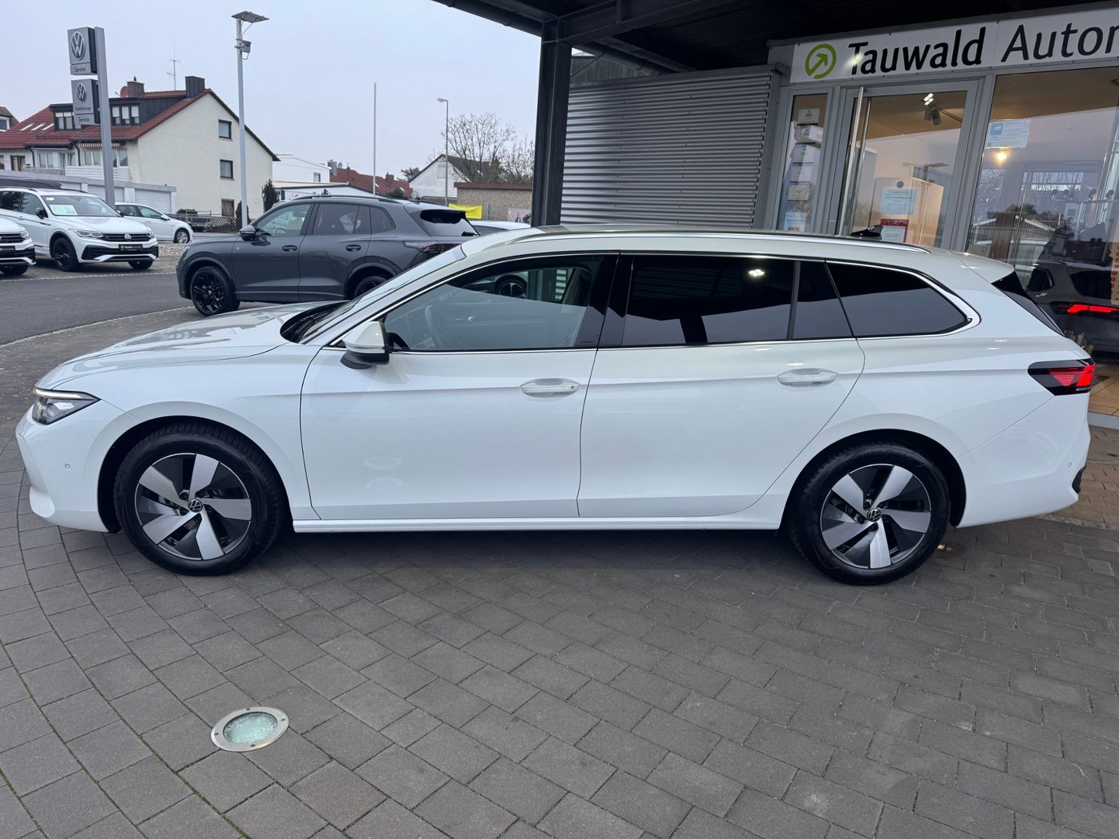 Volkswagen Passat Variant - Bild 8