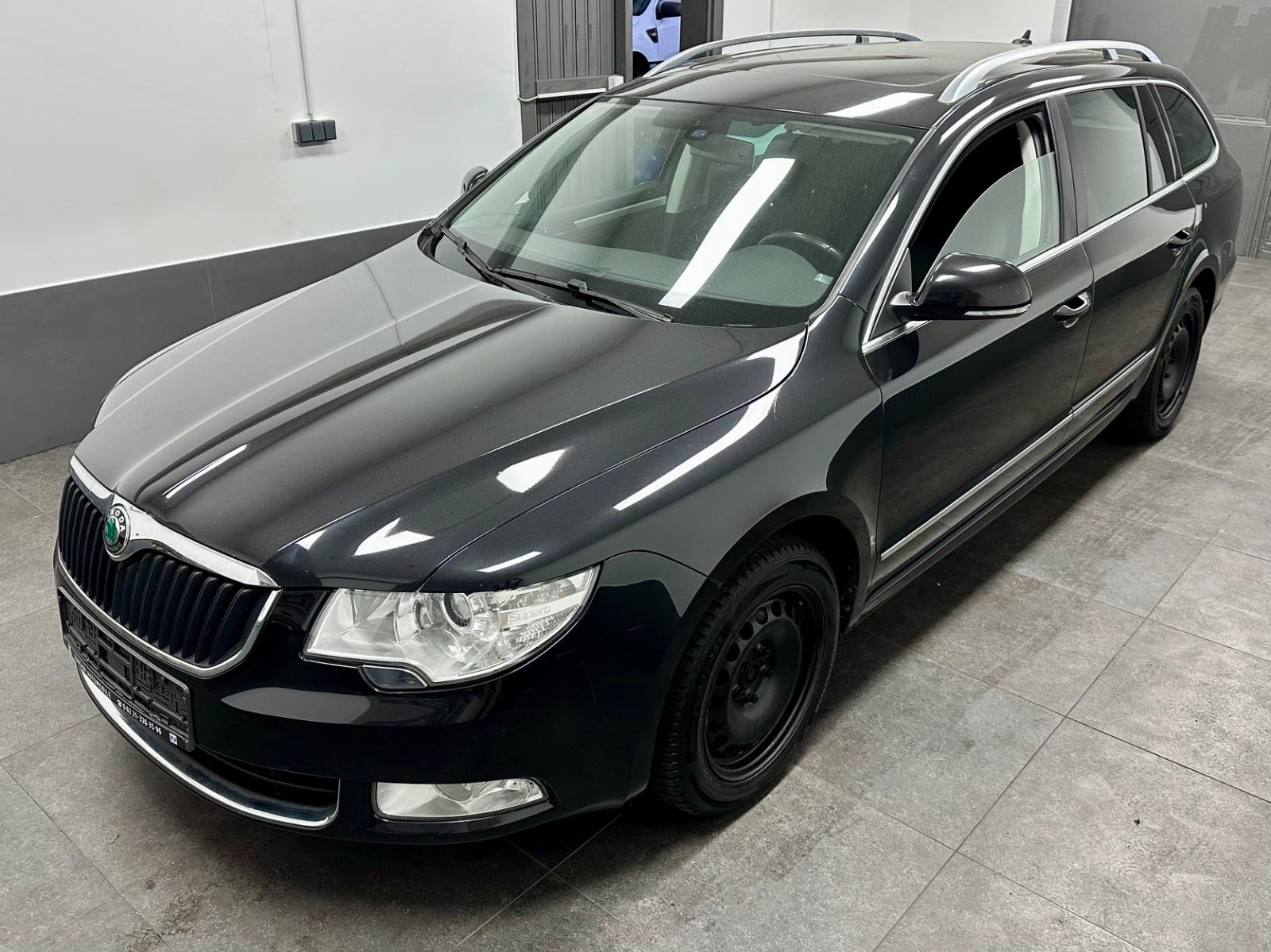 Skoda Superb 2.0 TDI Combi Elegance 1-Hand Navi