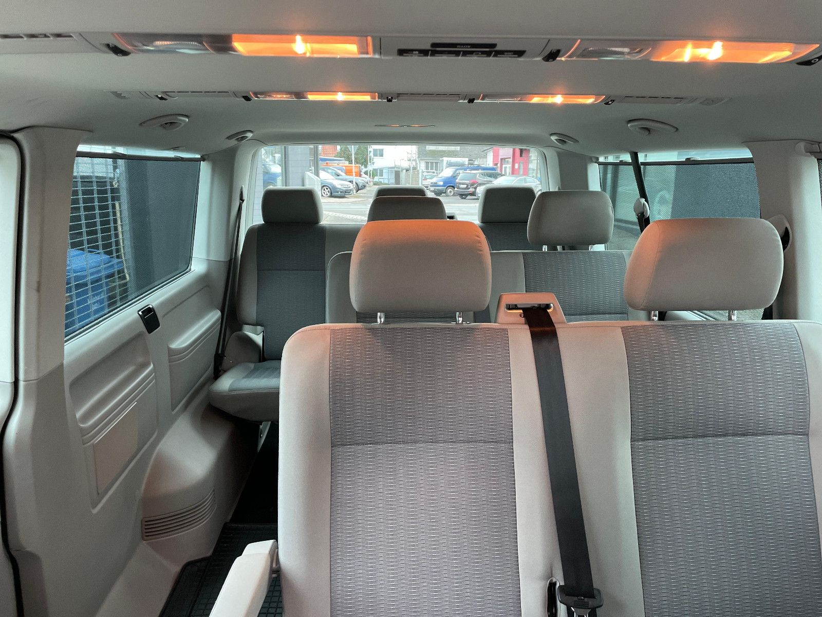 Fahrzeugabbildung Volkswagen T6 Caravelle Comfortline lang 9Sitze Automatik