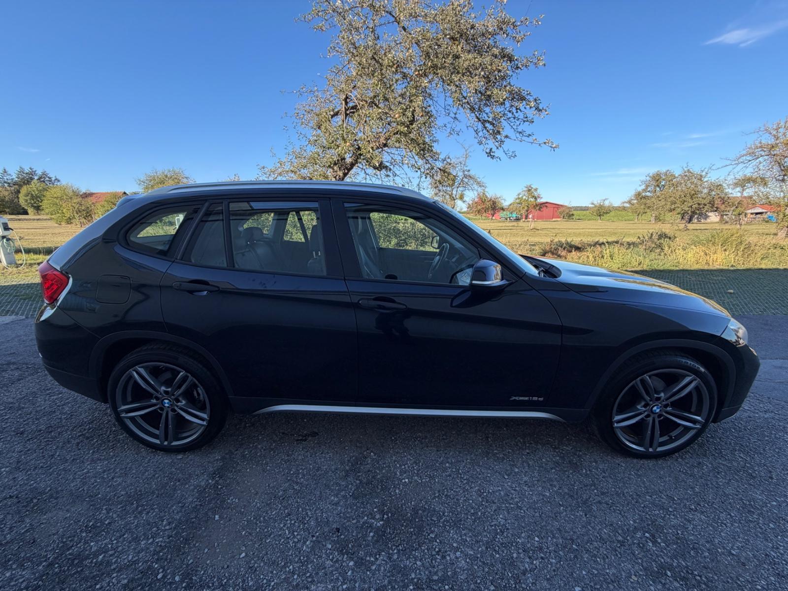 BMW X1 xDrive18d 143 ch • xLine • 4x4 • Bi-Xénon • GPS • Sièges chauffants