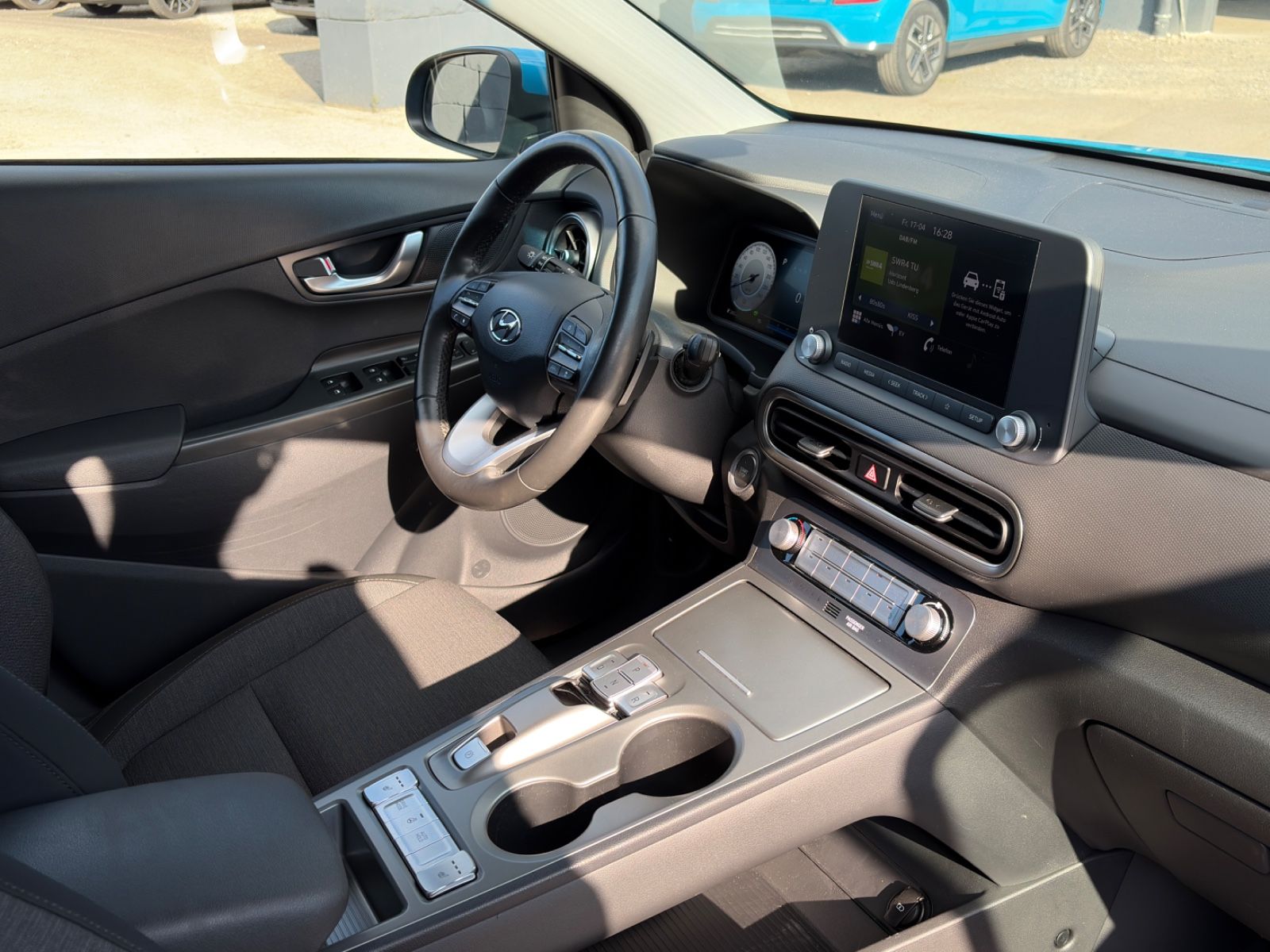 Fahrzeugabbildung Hyundai KONA E Select 2WD ACC LKAS SHZ LHZ CAM CarPlay