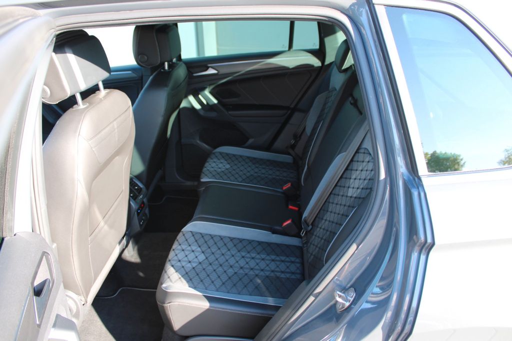 VW Tiguan R-Line 1.4 eHybrid NAVI SHZ LHZ KAMERA