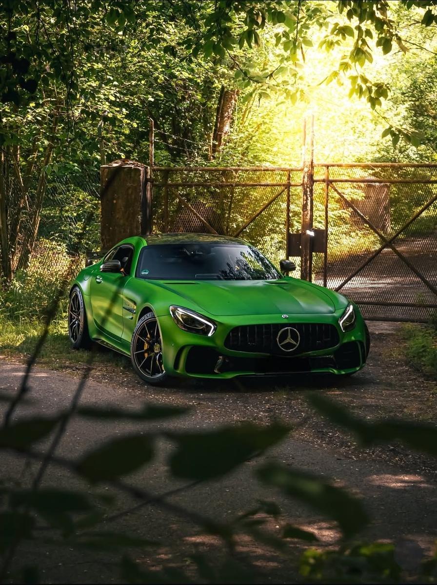 Mercedes-Benz AMG GT R Coupe