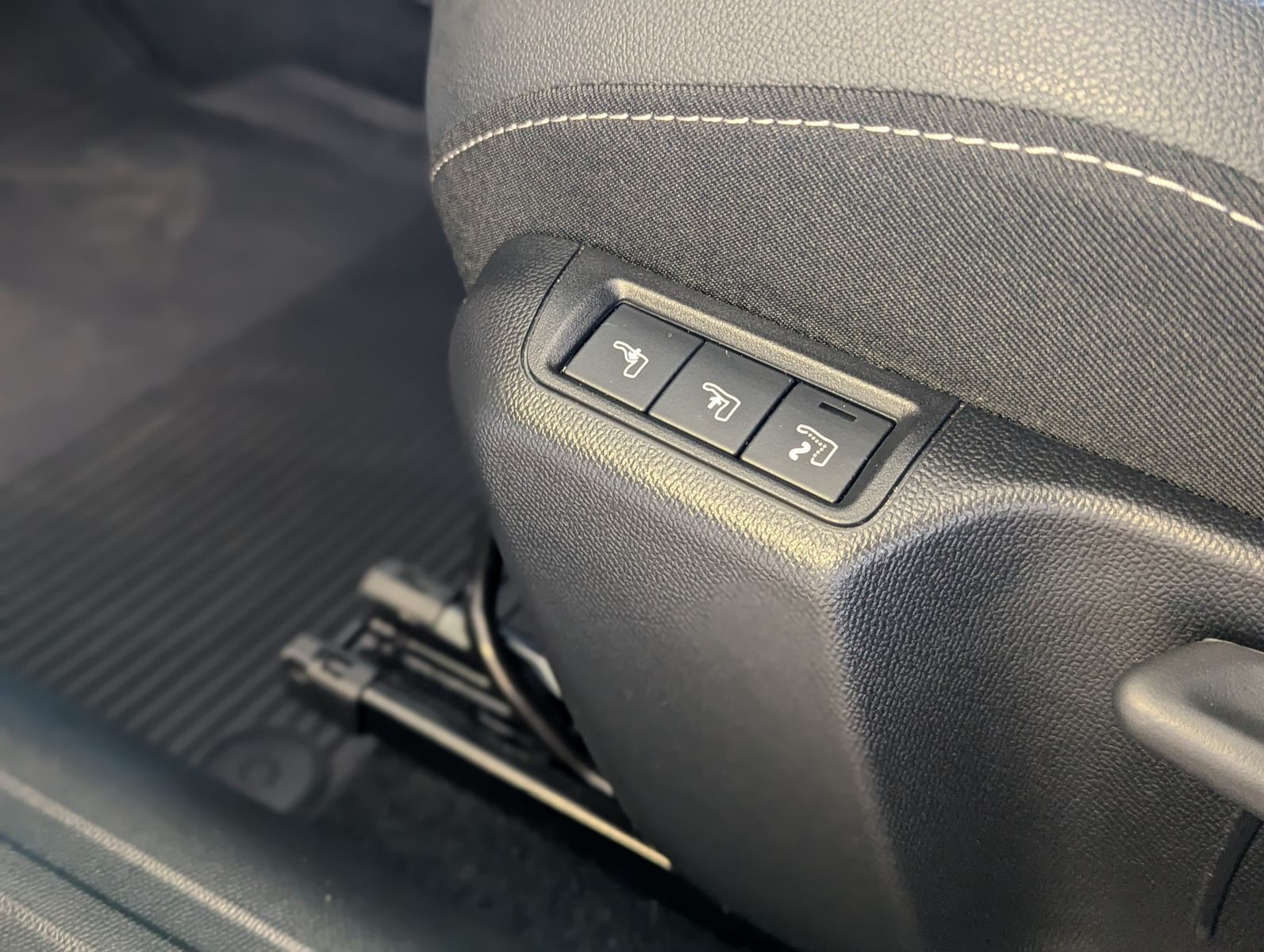 Fahrzeugabbildung Opel Mokka 1.2 Ultimate Aut. Winter-Paket Kamera ACC