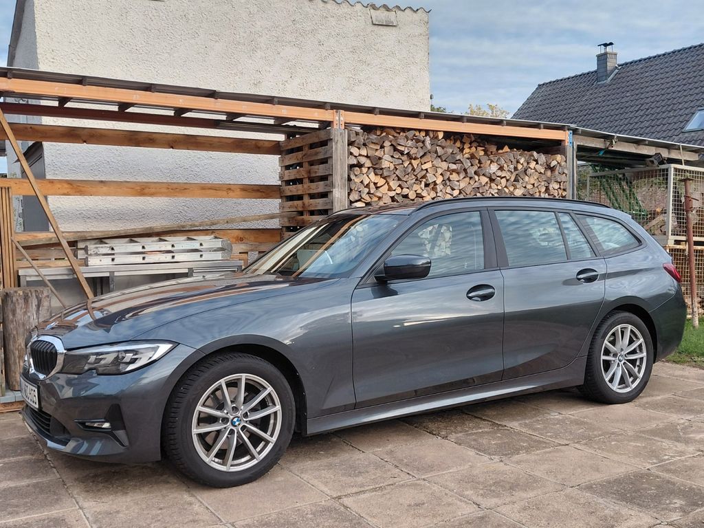 Image of BMW 320