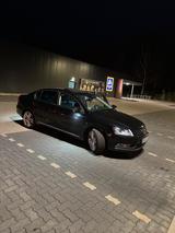 Volkswagen WV Passat Highline 2.0 tdi - Volkswagen Passat aus 2012 mit Diesel-Antrieb: Limousine