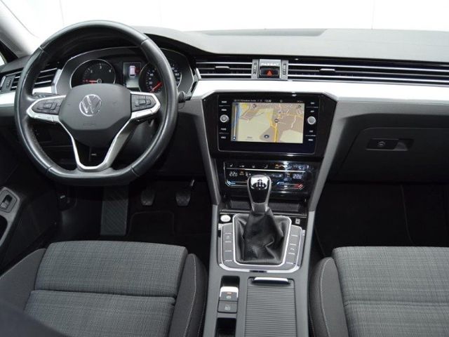 Passat Variant 2.0 TDI Business AHK/LED/NAVI+VZE