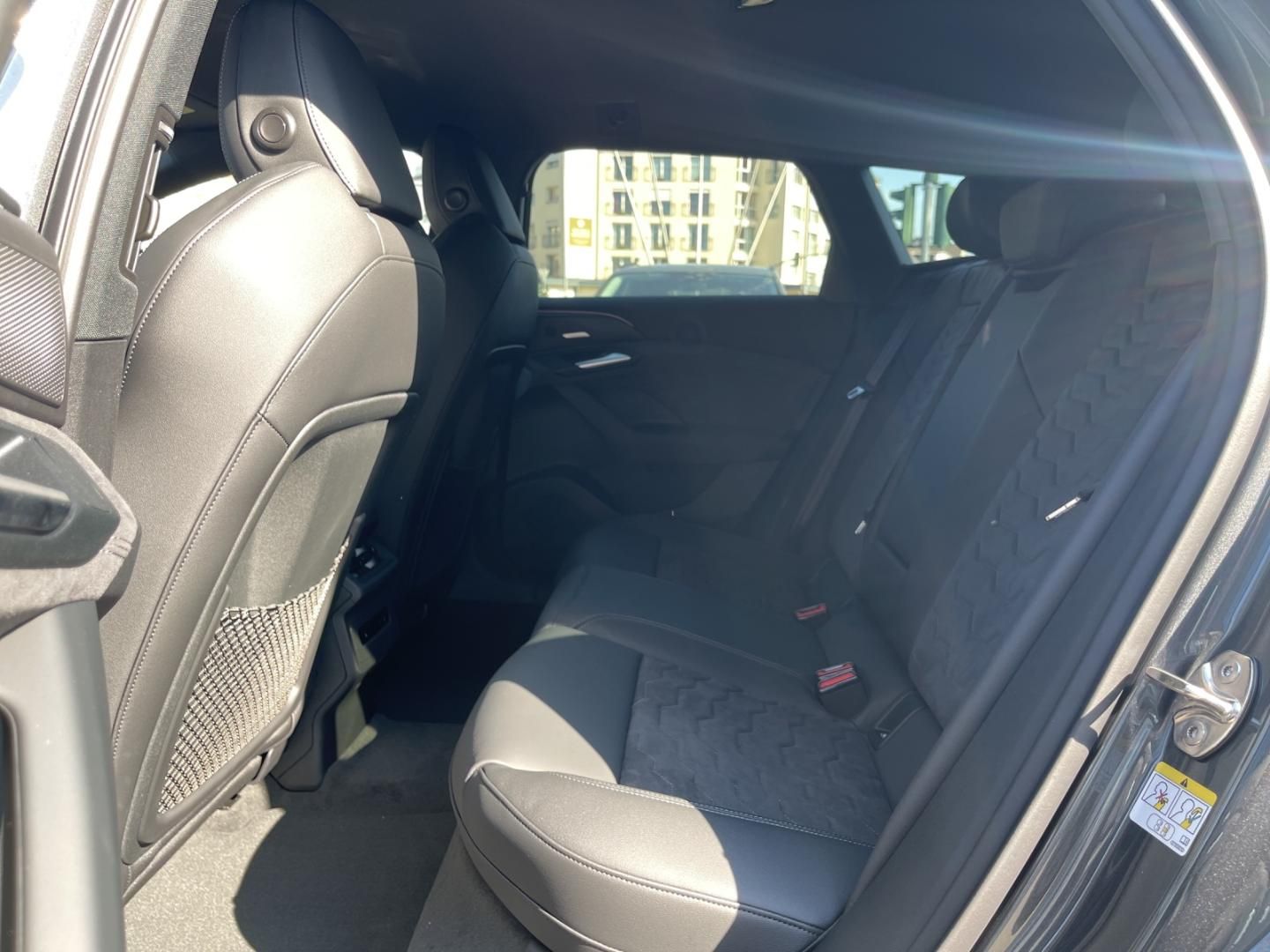 Fahrzeugabbildung Audi A6 Avant e-tron 2x S Line, Tech pro, MMI pro, 21