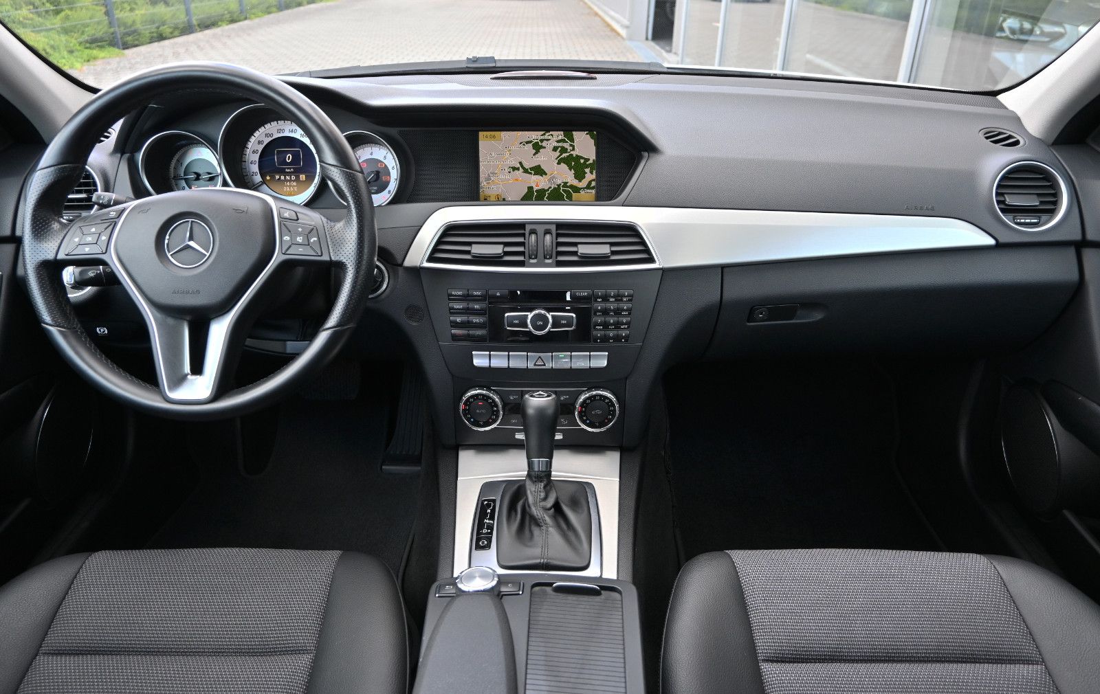 Fahrzeugabbildung Mercedes-Benz C 250 T BlueEFF. AVANTGARDE Facelift °AHK°COMAND
