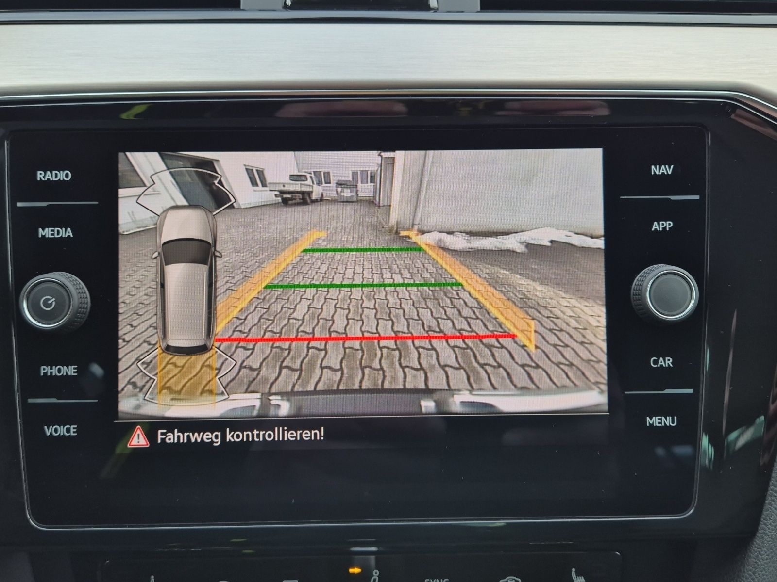 Fahrzeugabbildung Volkswagen Passat Variant TDI Elegance DSG 4M Matrix Navi A