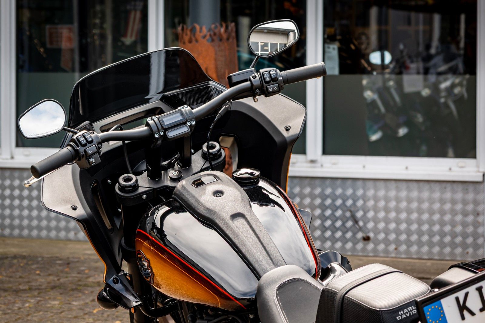Fahrzeugabbildung Harley-Davidson FXLRST Low Rider ST 117 HeinzBikes Clubstyle SE