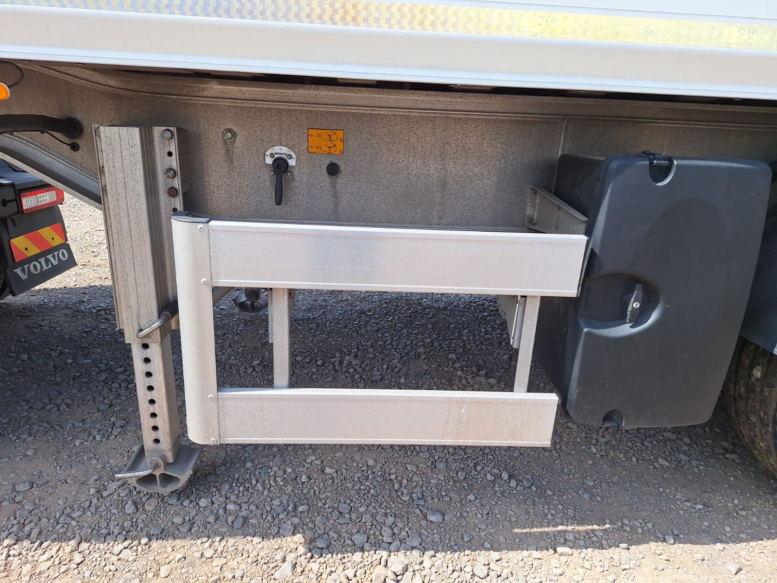 Fahrzeugabbildung Benalu Bulkliner S 95  50m³ Kombiklappe