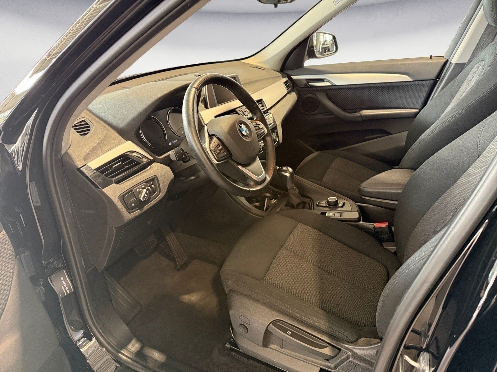 BMW X1 xDrive25e Advantage Klima PDC Kamera AHK Sitz foto 8