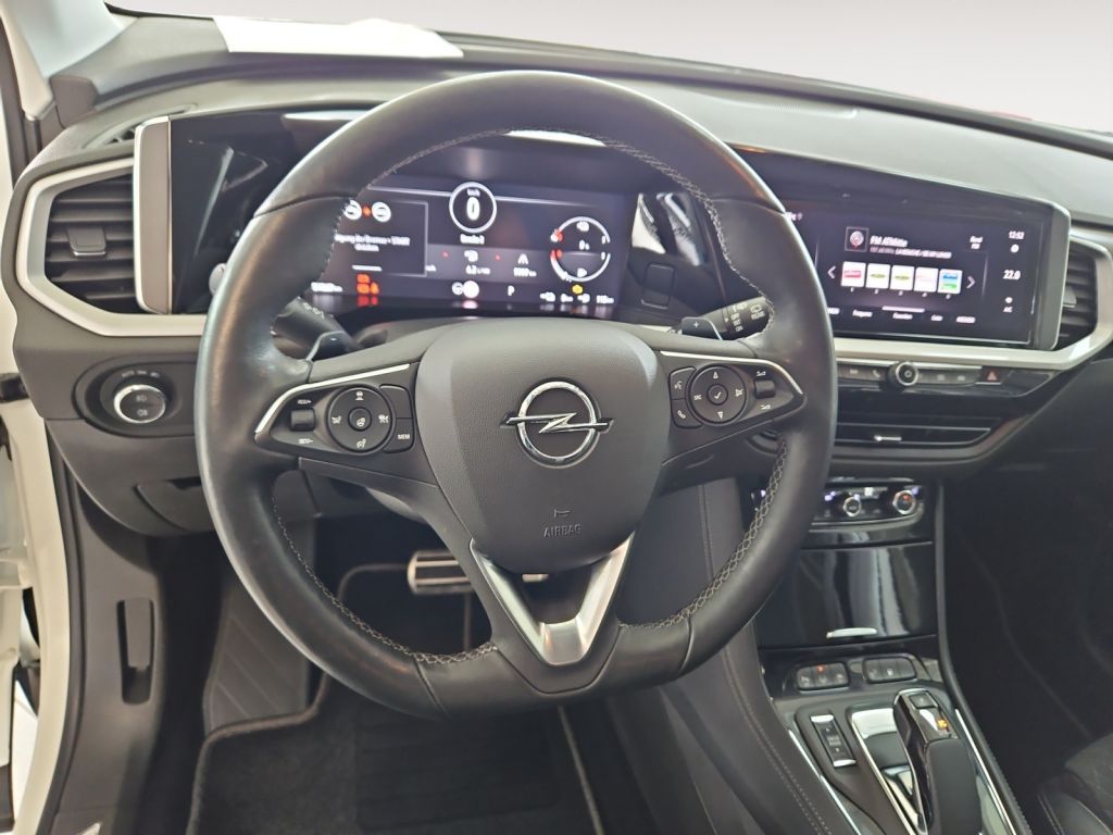 Fahrzeugabbildung Opel Grandland Plug-in-Hybrid 1.6 DI Automatik GS Lin