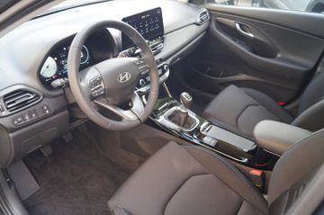Hyundai i30 1.5 DPI NAVI-LED-KAMERA-SHZG-PDC-