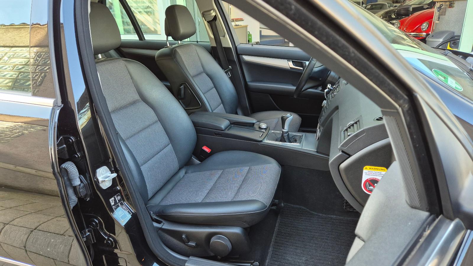 Mercedes-Benz C220 2008 — photo 19
