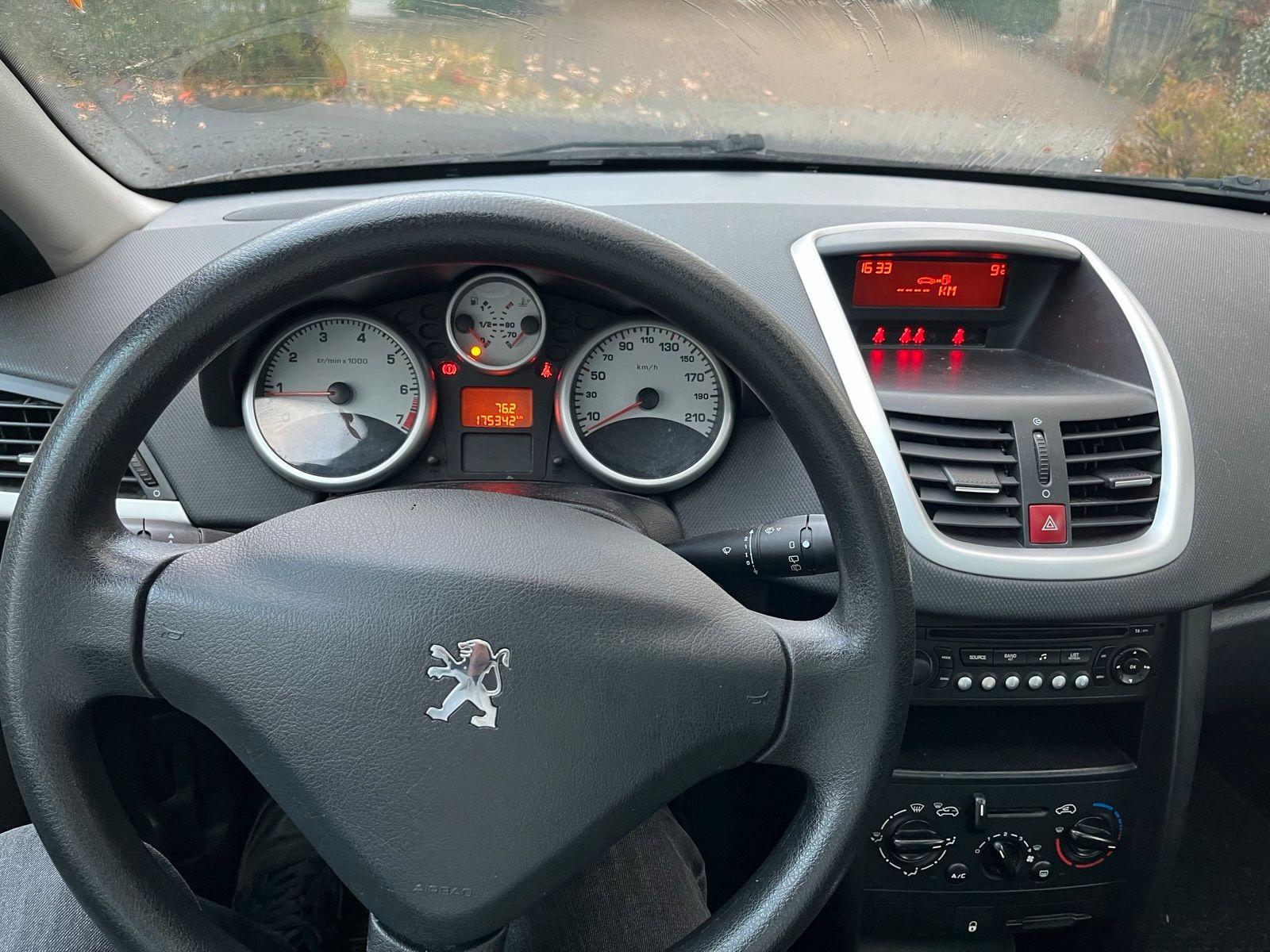 Peugeot 207 2009 — photo 9